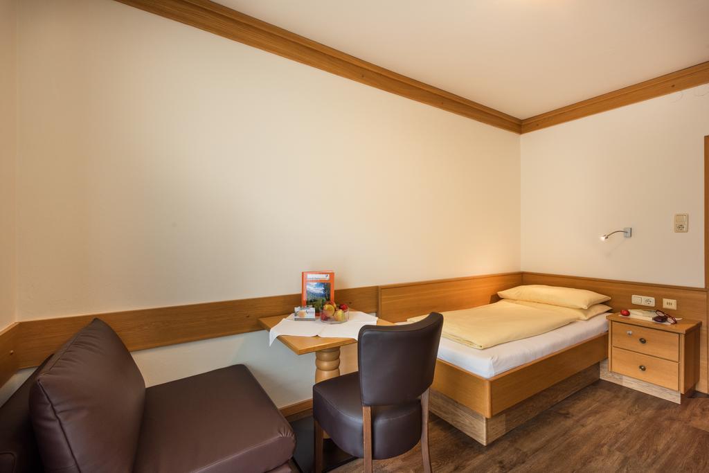Hotel Alpenhof - New Sauna Area Bad Hofgastein Ruang foto